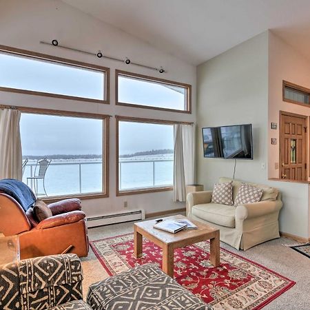 Spacious Family Home With Deck And Million-Dollar View Anchorage Exteriör bild