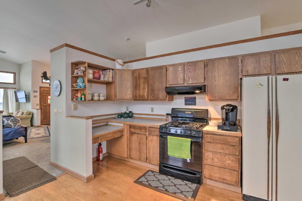 Spacious Family Home With Deck And Million-Dollar View Anchorage Exteriör bild
