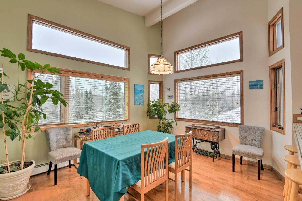 Spacious Family Home With Deck And Million-Dollar View Anchorage Exteriör bild