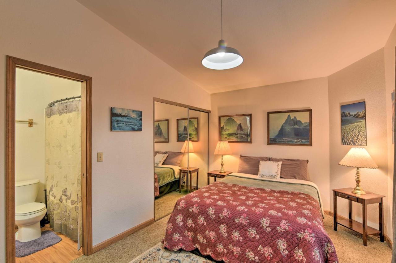 Spacious Family Home With Deck And Million-Dollar View Anchorage Exteriör bild