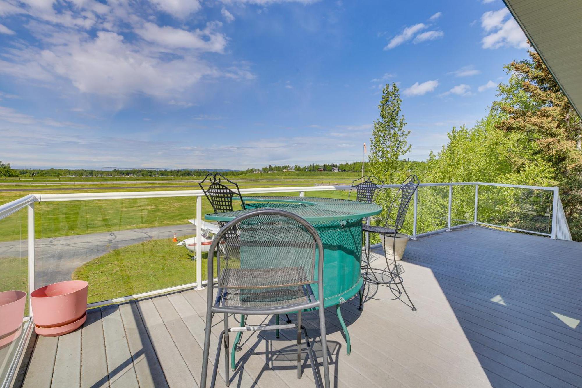 Spacious Family Home With Deck And Million-Dollar View Anchorage Exteriör bild