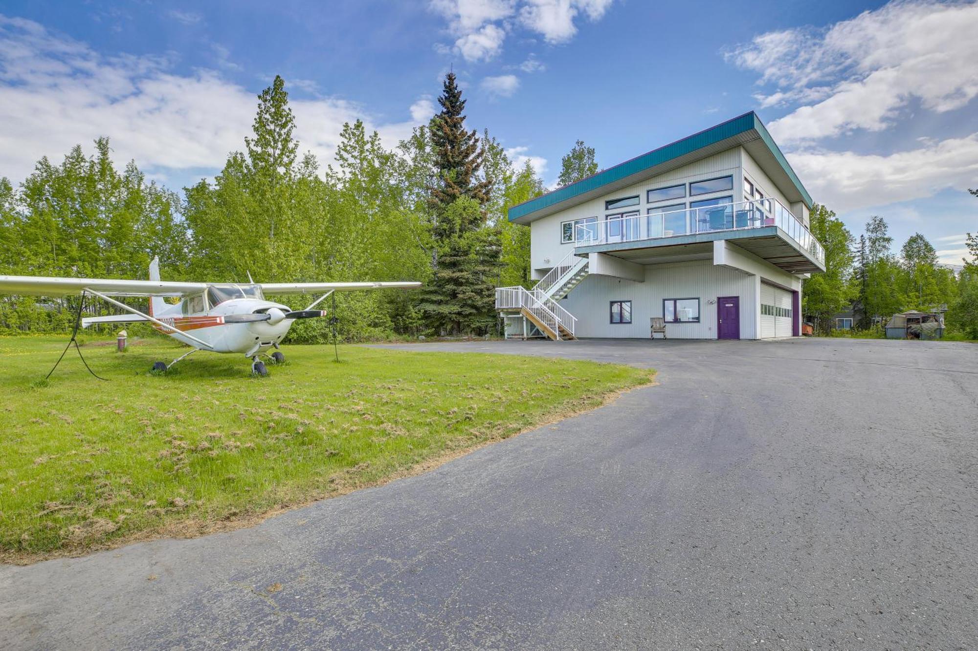 Spacious Family Home With Deck And Million-Dollar View Anchorage Exteriör bild